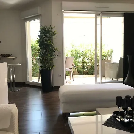 Lina Lejlighed Bandol